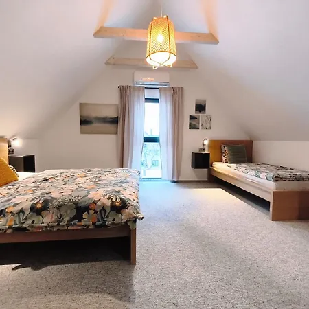 Feriehus Massage Chair -all-year Hot Tub - Kids Playground - Bike Trails Nove Mesto pod Smrkem